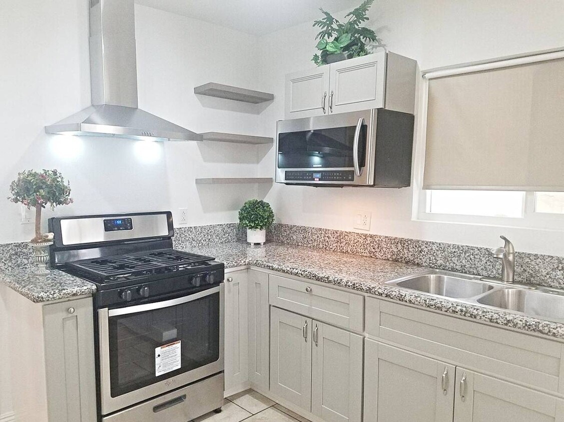 Kitchen - 2665 L St