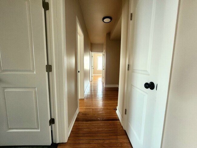 Foto del edificio - 1359 S Kildare Ave