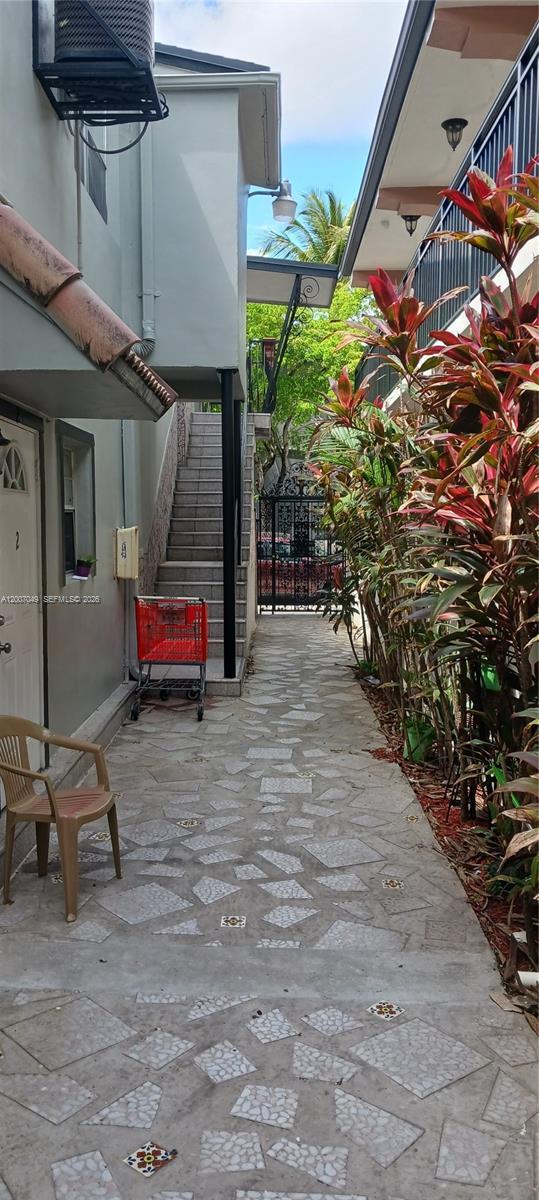 Foto del edificio - 2272 SW 8th St