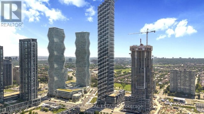 Building Photo - 448 Burnhamthorpe Rd W