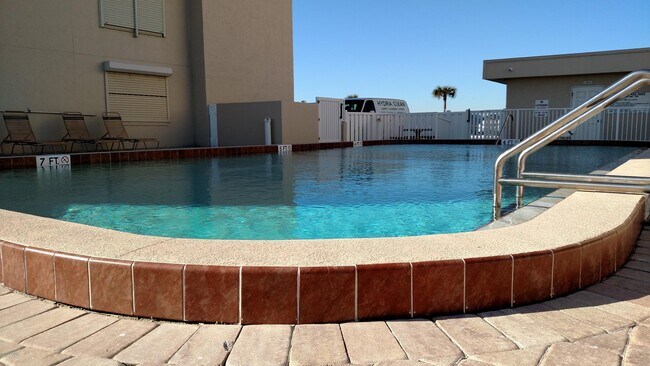 Foto del edificio - 2222 Ocean Shore Blvd