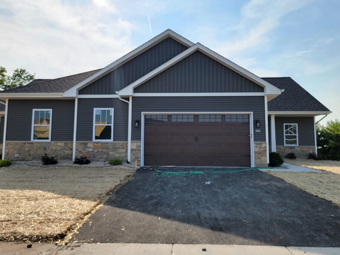 508 Anjali Ct, Sycamore, IL 60178 House Rental in Sycamore, IL