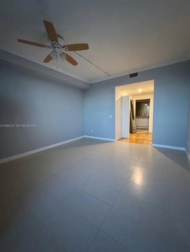 Building Photo - 2475 Brickell Ave
