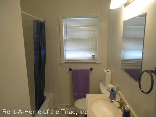 Foto del edificio - 2 br, 1 bath House - 2611 Pinecroft Road