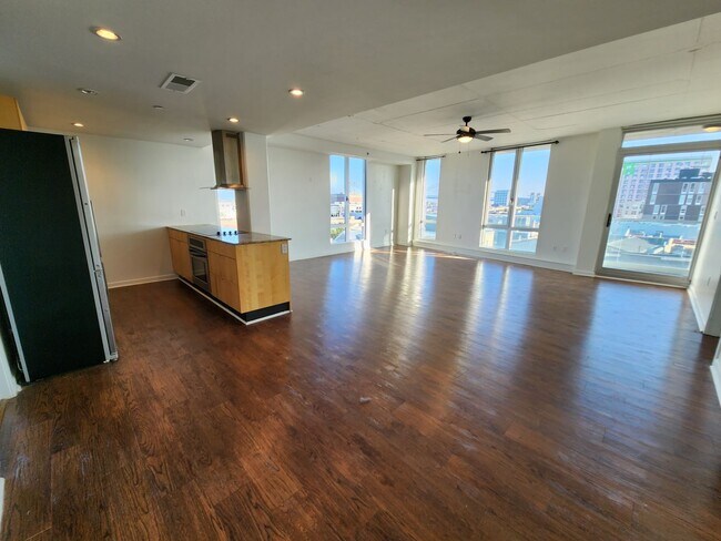 Building Photo - 212 Brown St