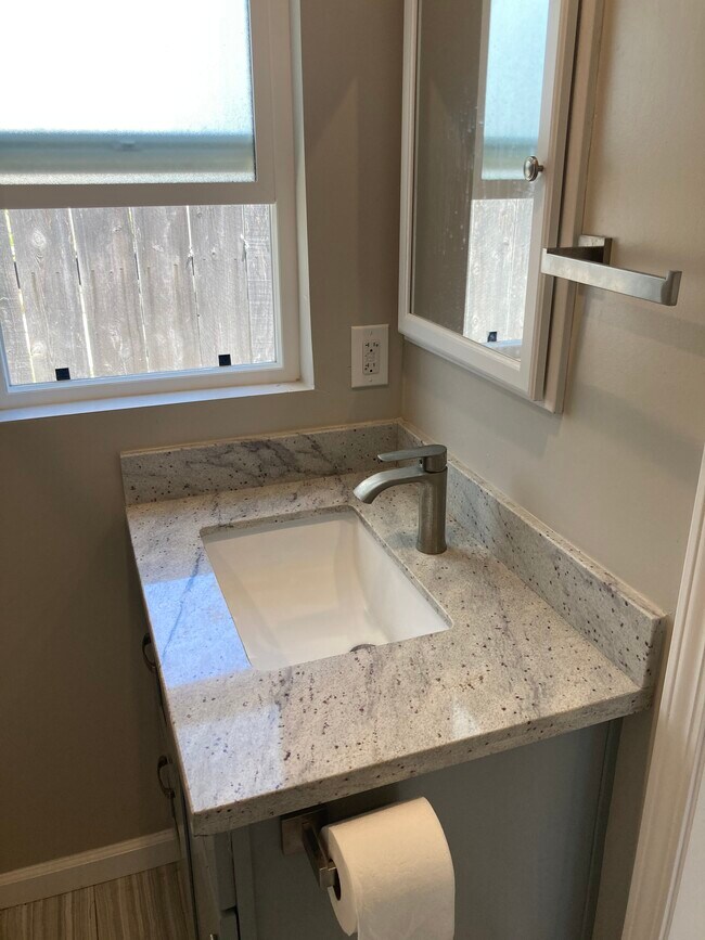 Building Photo - 4046 Swift Ave