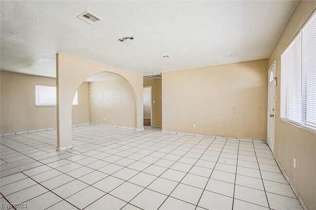 Foto del edificio - 3654 N Deer Creek Way