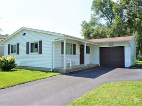 Building Photo - 36526 N Edgewood Dr