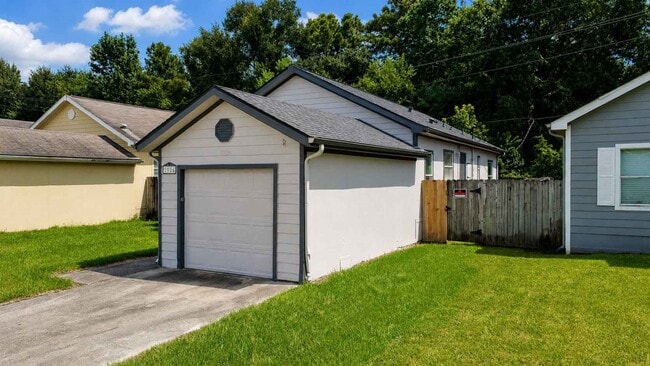 Building Photo - 11926 Greensbrook Forest Dr