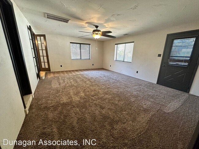 Building Photo - 4 br, 2 bath House - 1406 S. Country Club ...