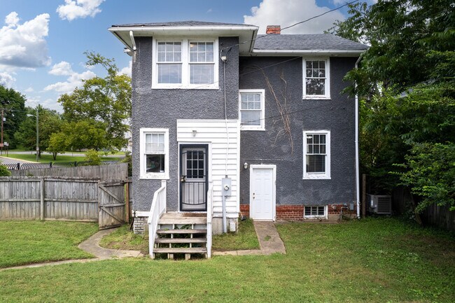 Foto del edificio - 2928 Hawthorne Ave