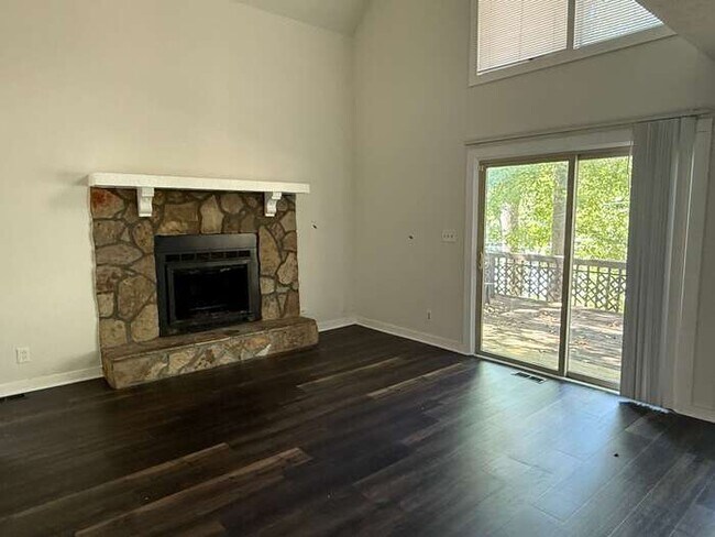 Building Photo - 8439 Lake Dr