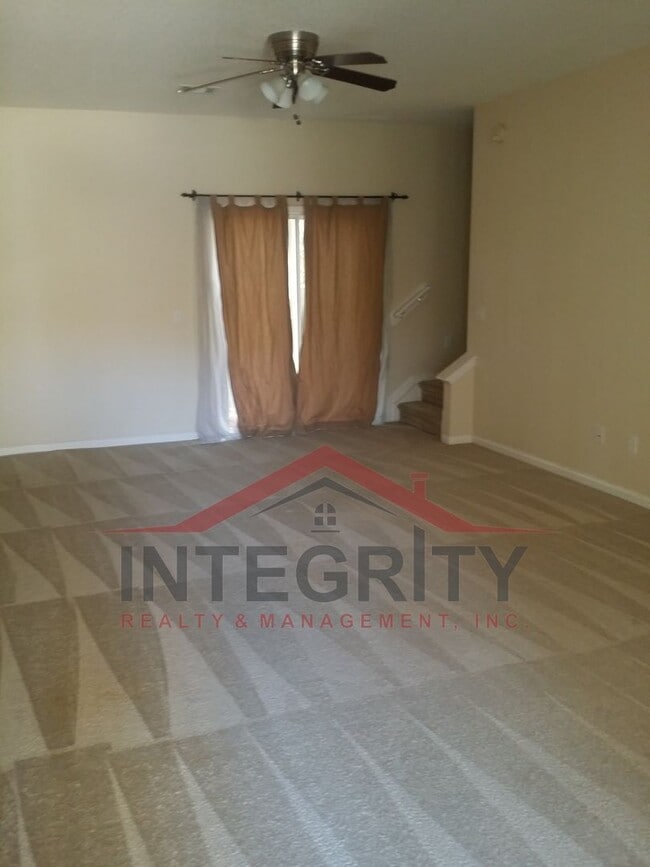 Building Photo - 2 bed/2 bath townhome in Timothy Landing