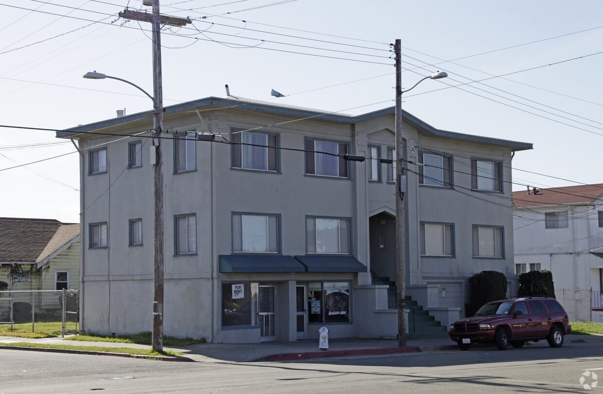 Primary Photo - 831-839 40th St