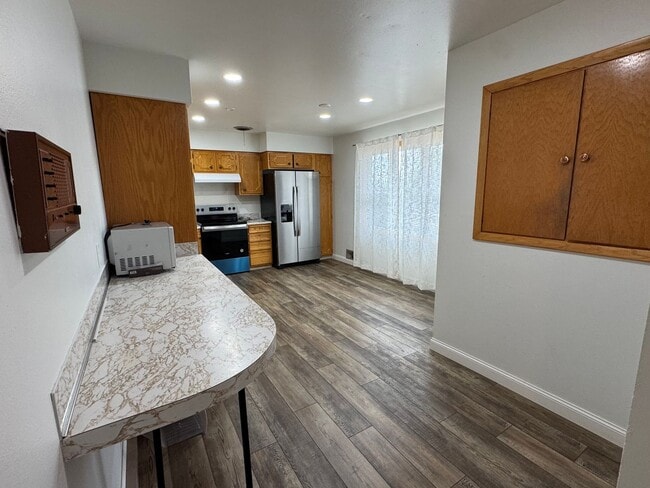 Building Photo - Charming 4-Bedroom Home in East Bismarck