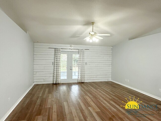 Foto del edificio - Stunning 3 Bedroom home in Navarre!
