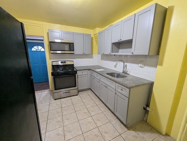 Building Photo - 254 N 19th St