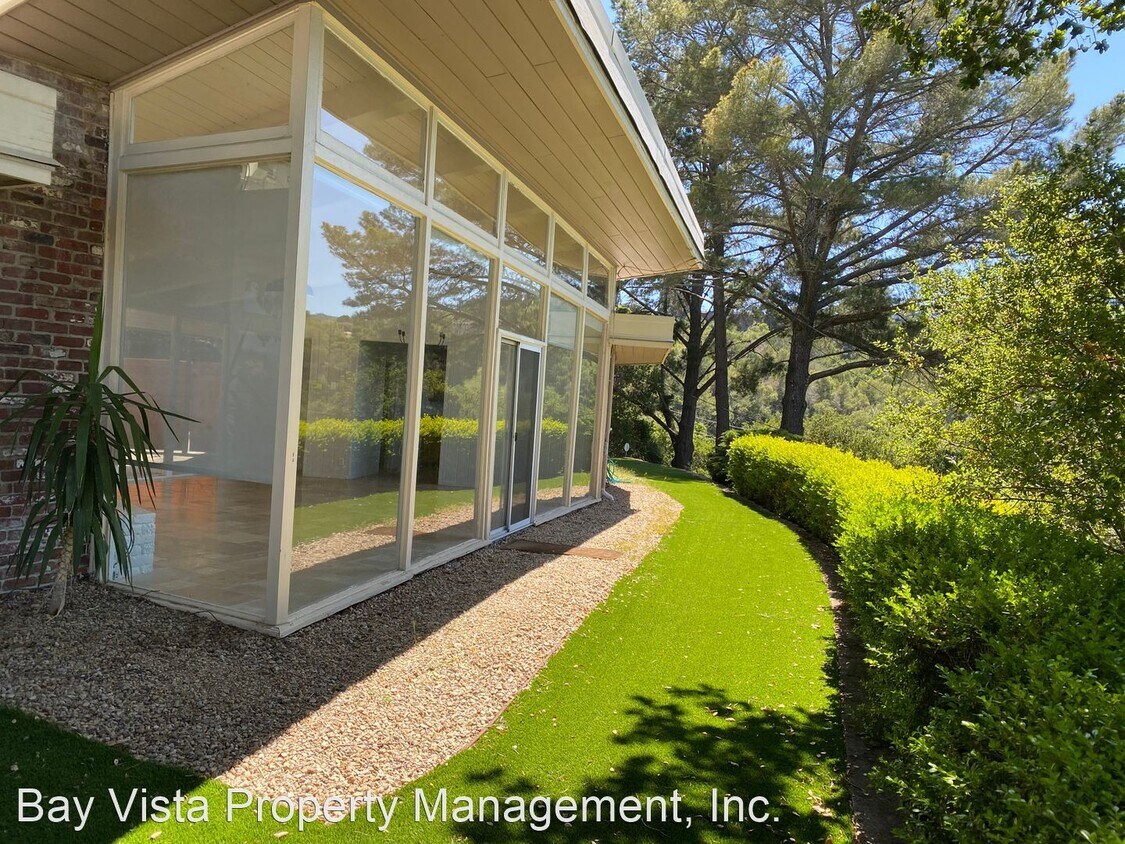 Foto principal - 4 br, 2 bath House - 23 Hall Drive