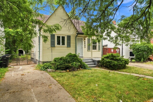 Building Photo - 8845 Canyon St