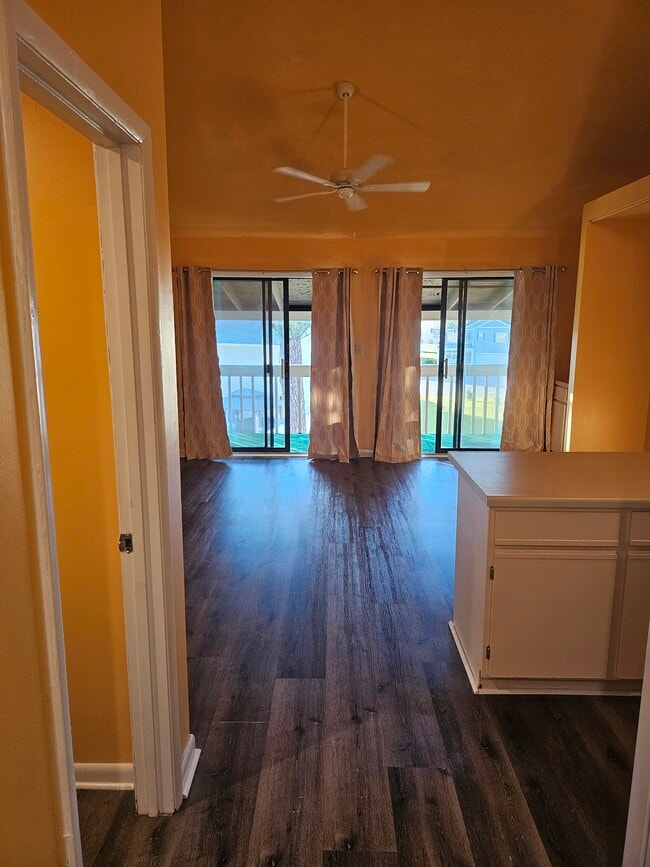 Foto del edificio - 500 Fairway Village Dr