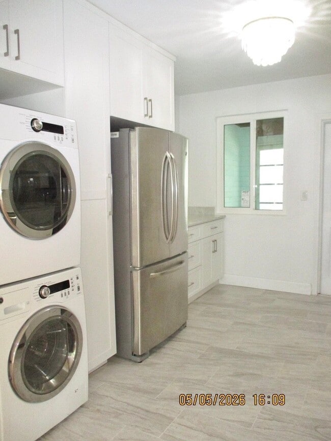 Photo - 921 Daytona Ave Townhome