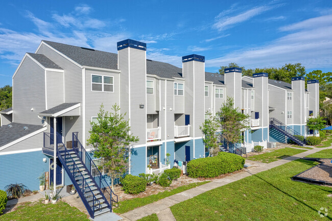 Building Photo - The Avenues at Winter Springs