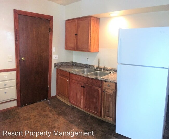 Building Photo - 1 br, 1 bath House - 212 E Harrison Ave