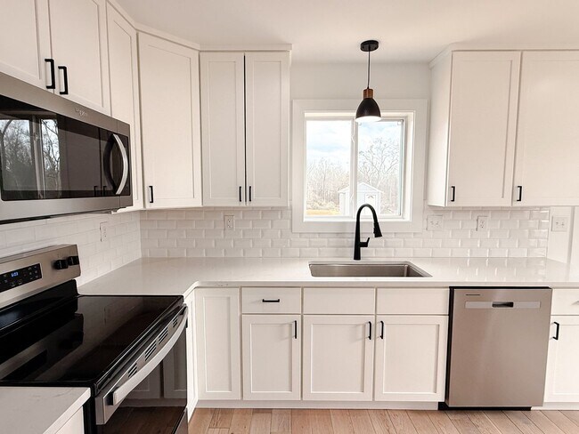 Building Photo - 303 R C Thompson Rd