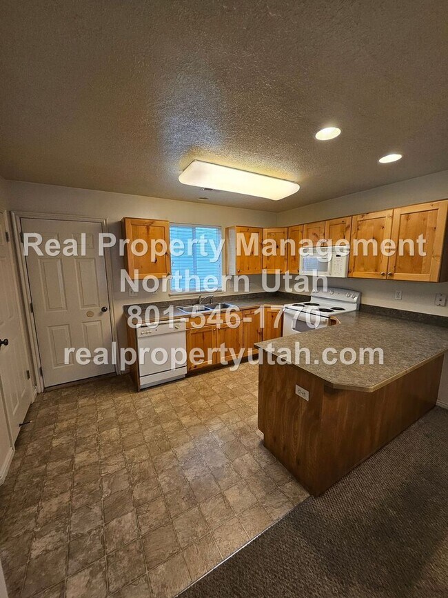 Foto del edificio - 3 Bedroom Townhome in Ogden