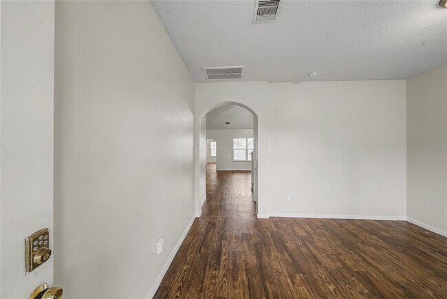 Building Photo - 1111 Auburn View Ln