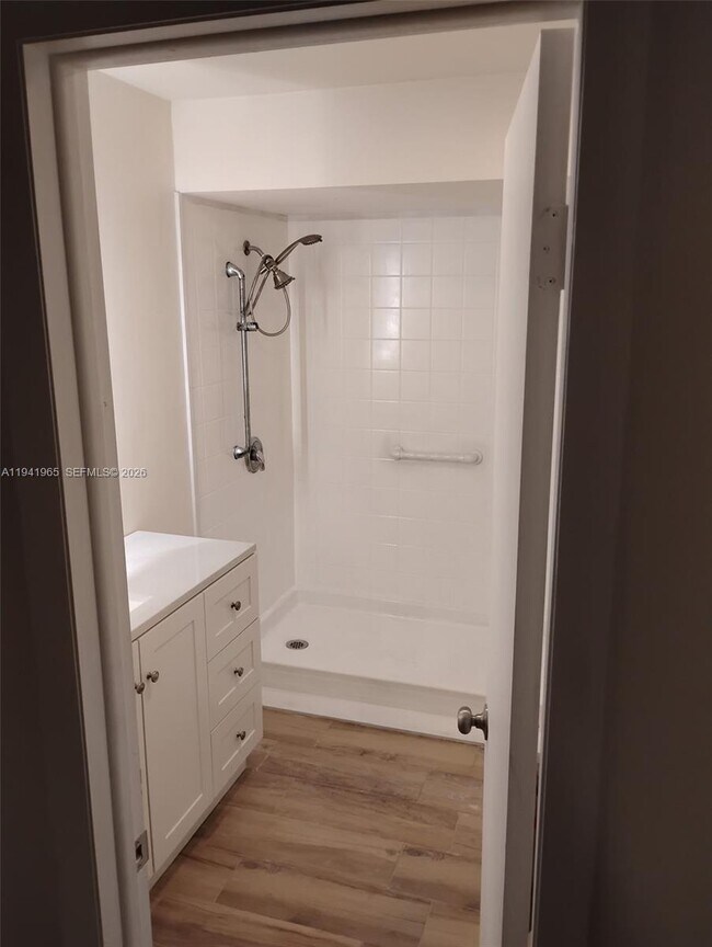 Foto del edificio - 1760 Bayberry Dr