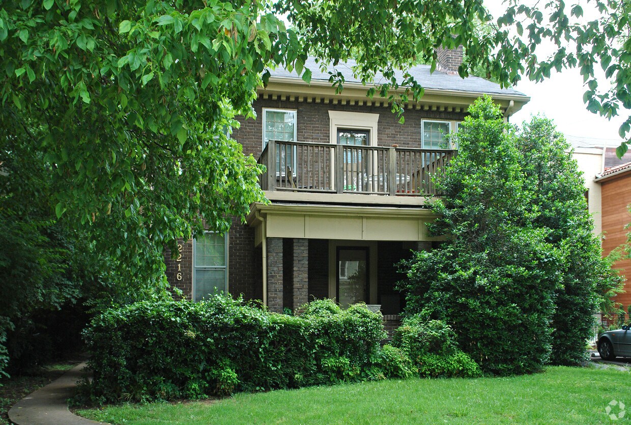 Building Photo - 2216 Belmont Blvd