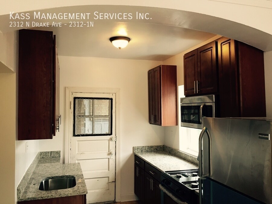 Foto principal - 2312 N Drake Ave