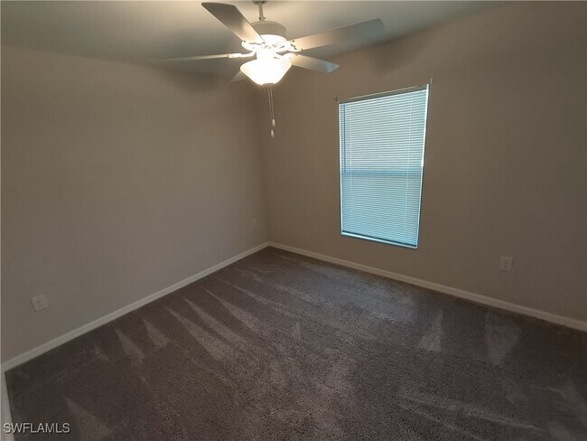 Building Photo - 3030 NW Juanita Pl