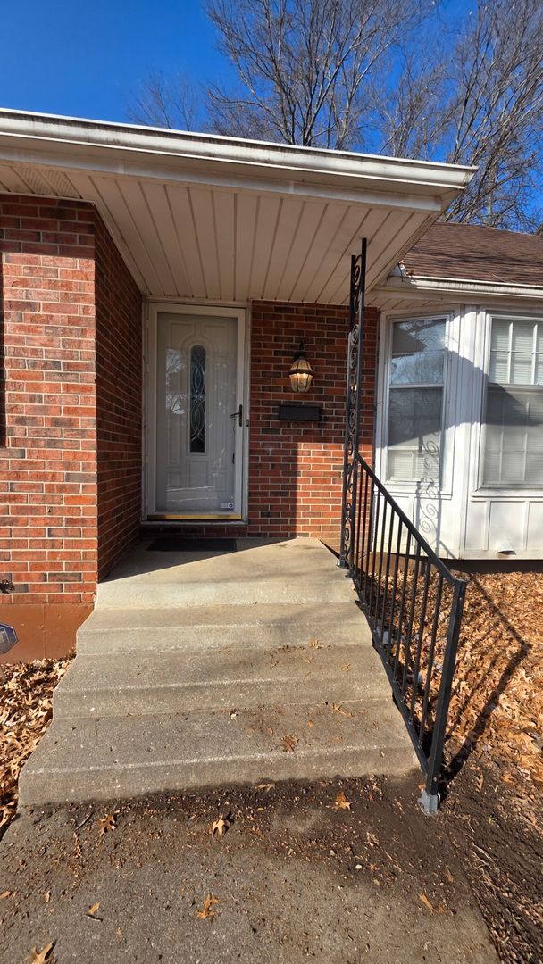 Building Photo - !!COMING SOON!! Beautiful 3BR 2 BA Home w/ Large Backyard • Full Appliance Suite • 2-Car Garage i...