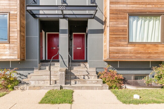 Building Photo - 1202 Jackson St NE