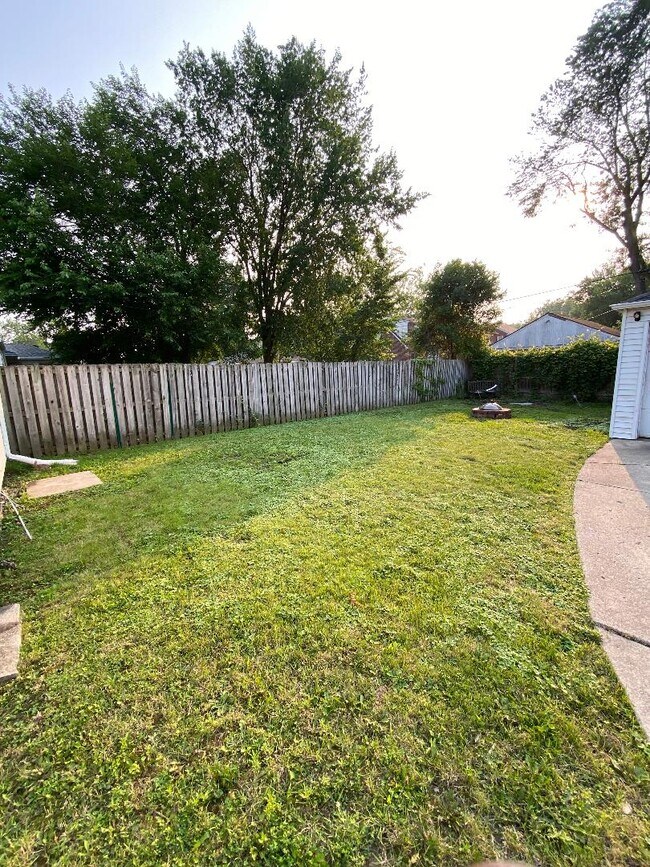 Building Photo - 18821 Chandler Park Dr