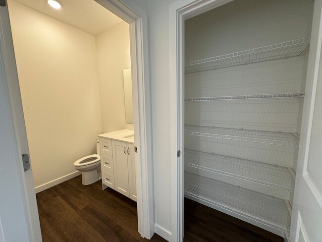 Building Photo - BH T 9520