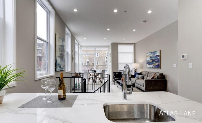 Building Photo - Professionally Managed// 2bedroom 2 bathro...