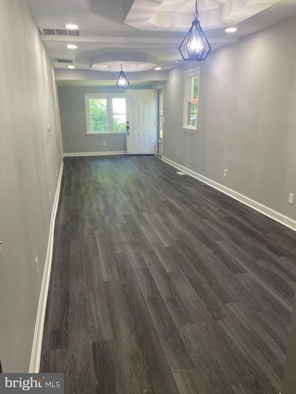 Building Photo - 452 Graythorn Rd