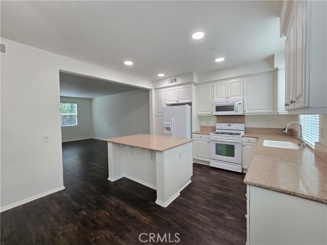 Building Photo - 527 N Chardonnay Dr