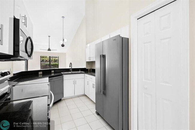 Foto del edificio - 13924 Folkestone Cir