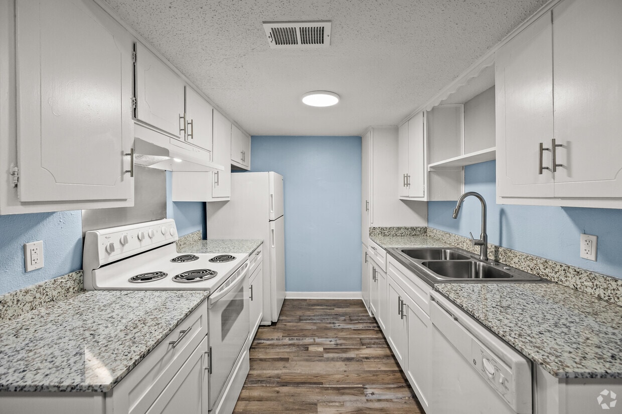 Primary Photo - Linda Vista Apartments