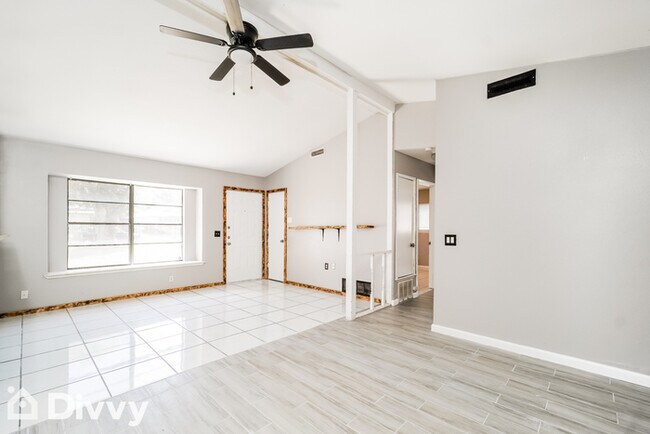 Foto del edificio - 2623 Lakeledge