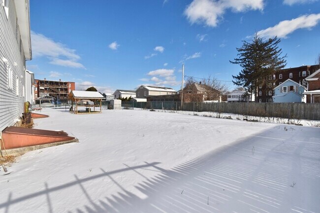 Foto del edificio - 72 Center St