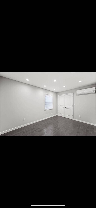 Foto del edificio - 2039 E 70th St