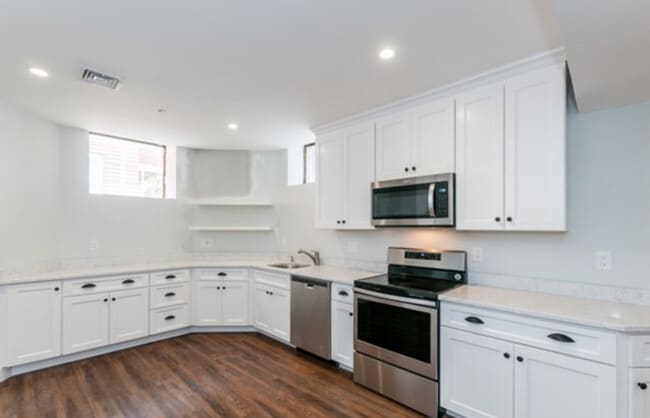 Building Photo - 34 Upham Ave