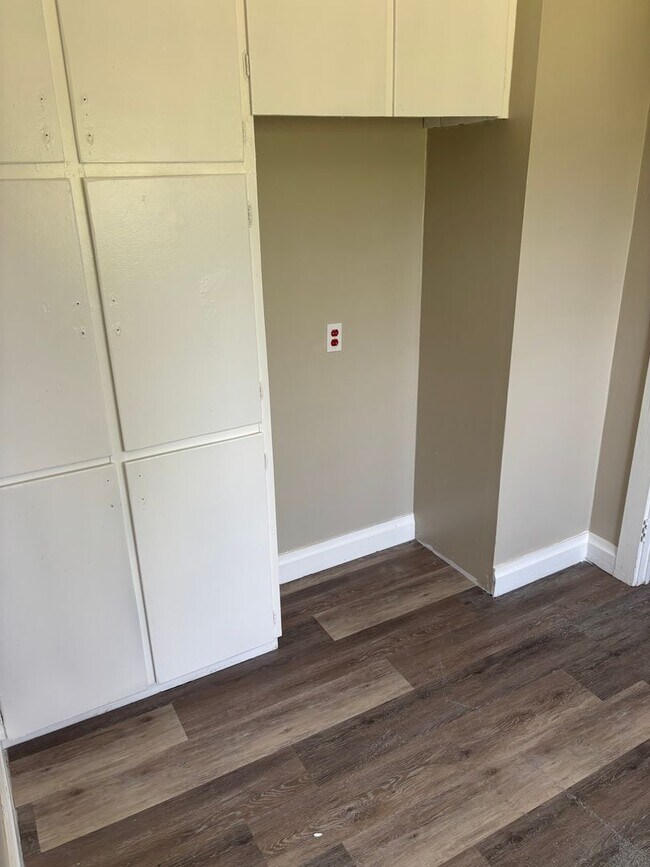 Foto del edificio - 3 Bed/1 Bath House UNDER RENOVATIONS