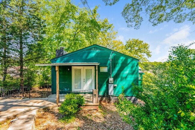 Building Photo - Your Fresh Start Begins Here: Spacious, Re...