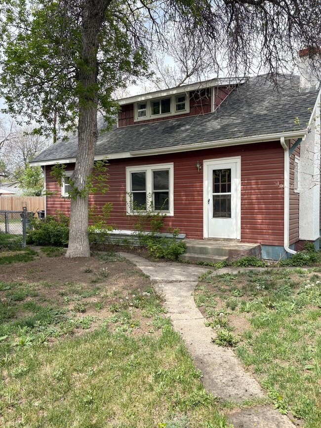 Building Photo - 205 1/2 Terry Ave
